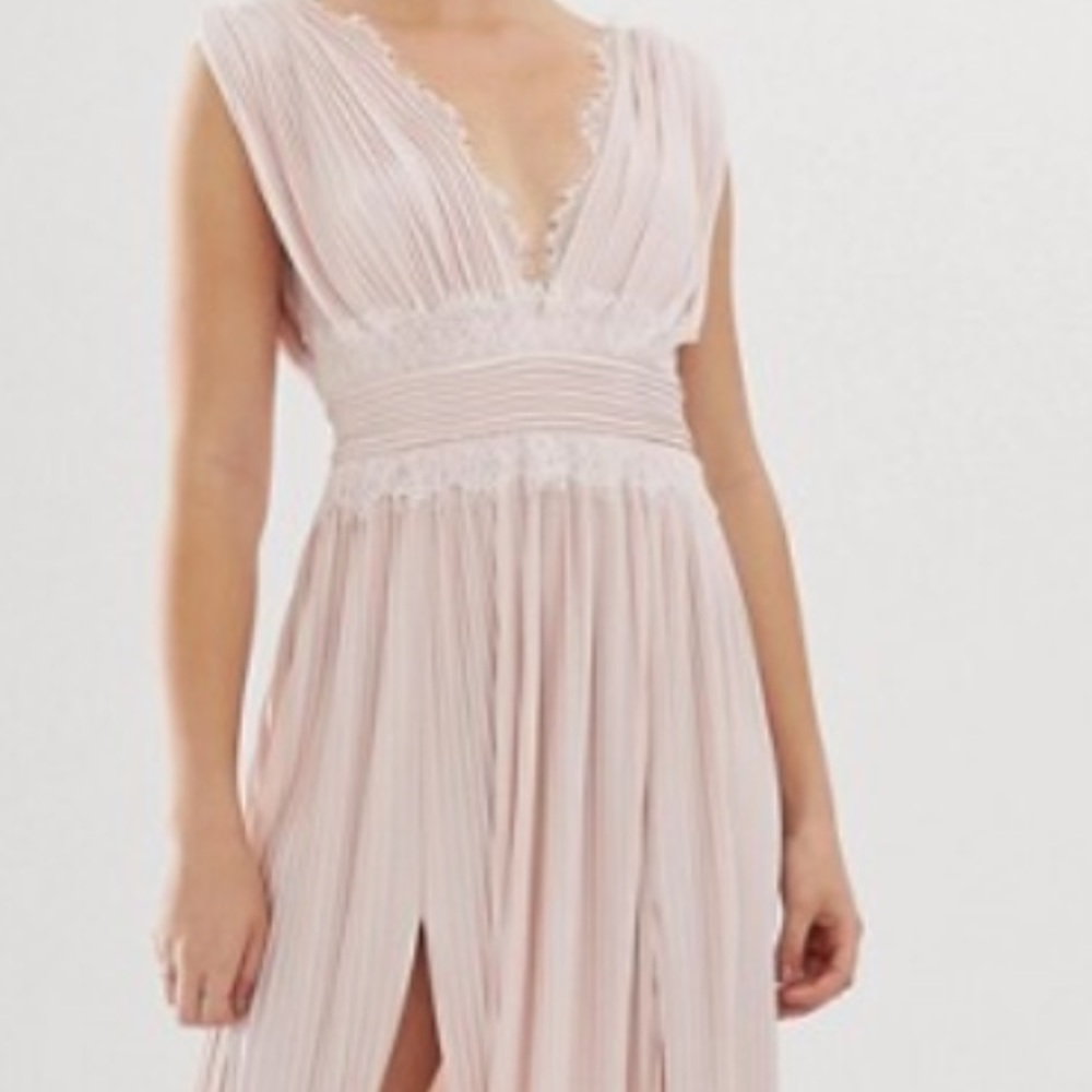 Maxi pleated plunge neck blush dress